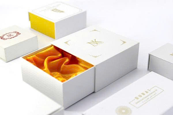 Hộp giấy cứng